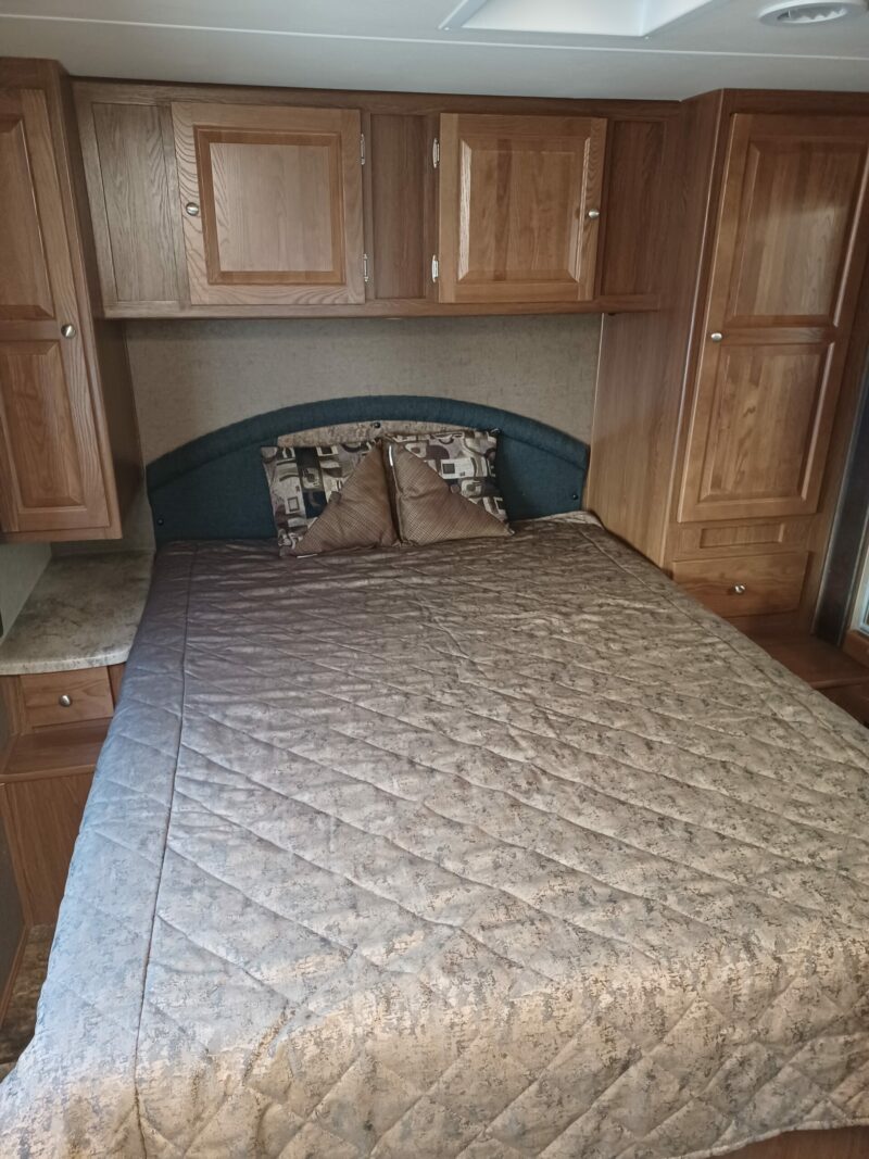 Family-Friendly Class C RV - Image 2