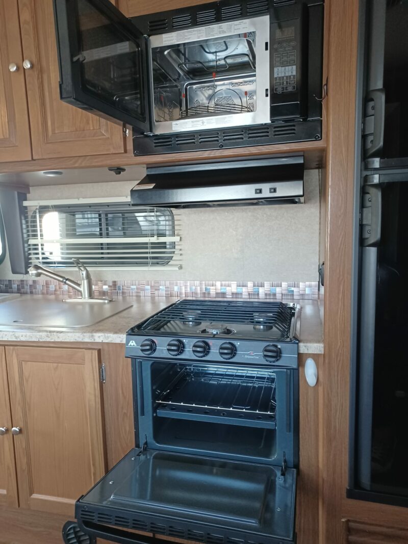 Family-Friendly Class C RV - Image 12
