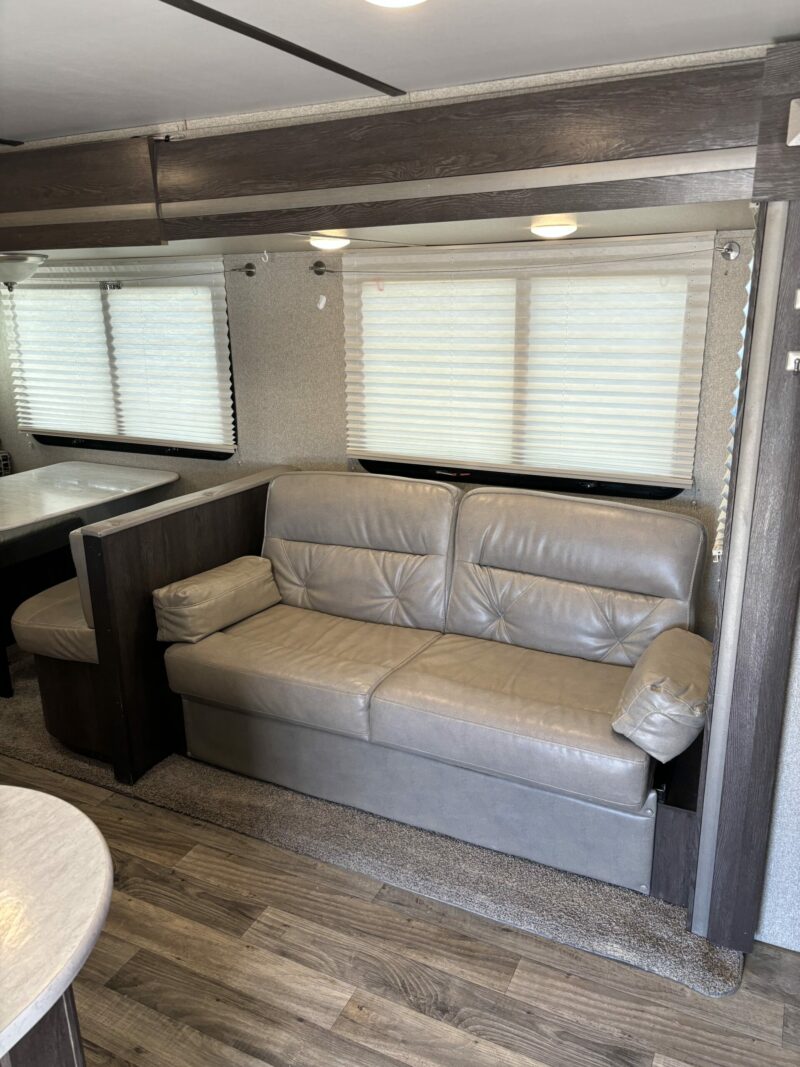 "Marylisas kid and pet approved RV" 2018 Outback ultra lite - Image 3
