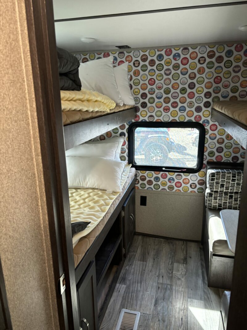 "Marylisas kid and pet approved RV" 2018 Outback ultra lite - Image 5