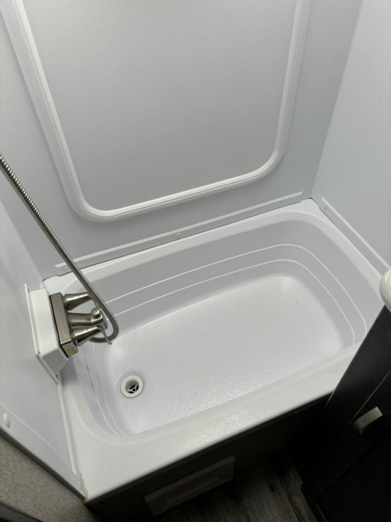 "Marylisas kid and pet approved RV" 2018 Outback ultra lite - Image 7