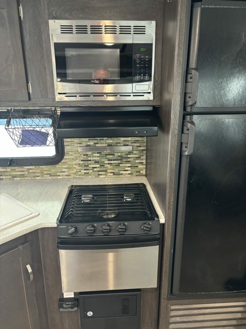 "Marylisas kid and pet approved RV" 2018 Outback ultra lite - Image 9