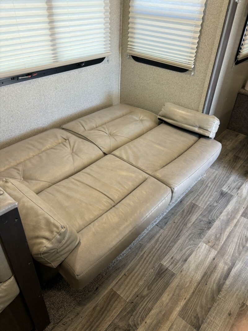 "Marylisas kid and pet approved RV" 2018 Outback ultra lite - Image 10